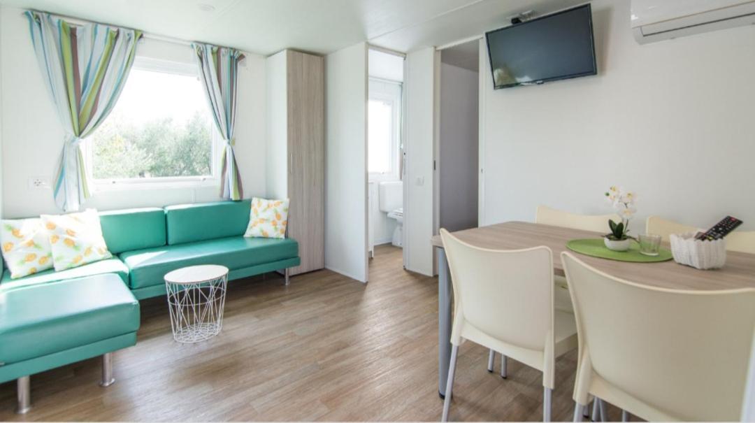 Mobile Homes Kamp Maslina, Биоград-на-Мору Экстерьер фото