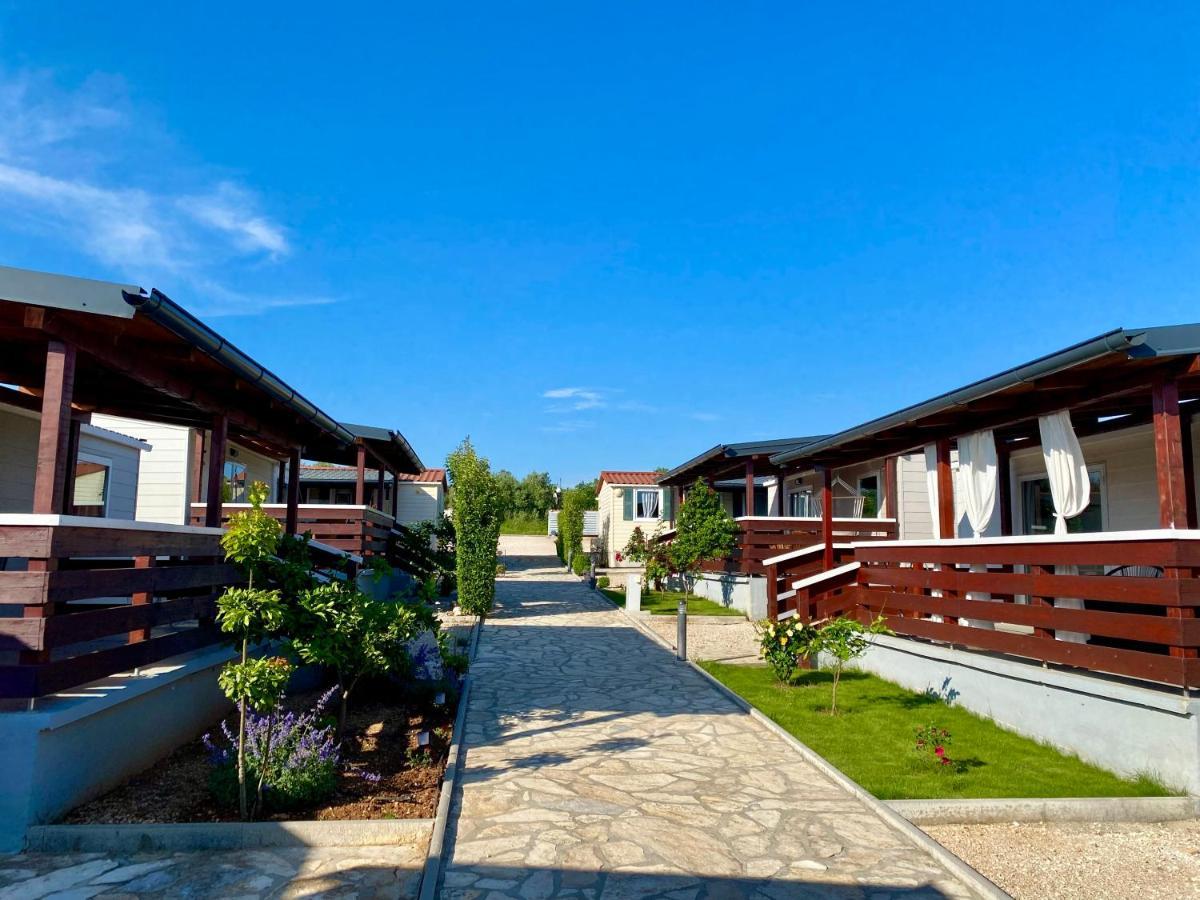Mobile Homes Kamp Maslina, Биоград-на-Мору Экстерьер фото